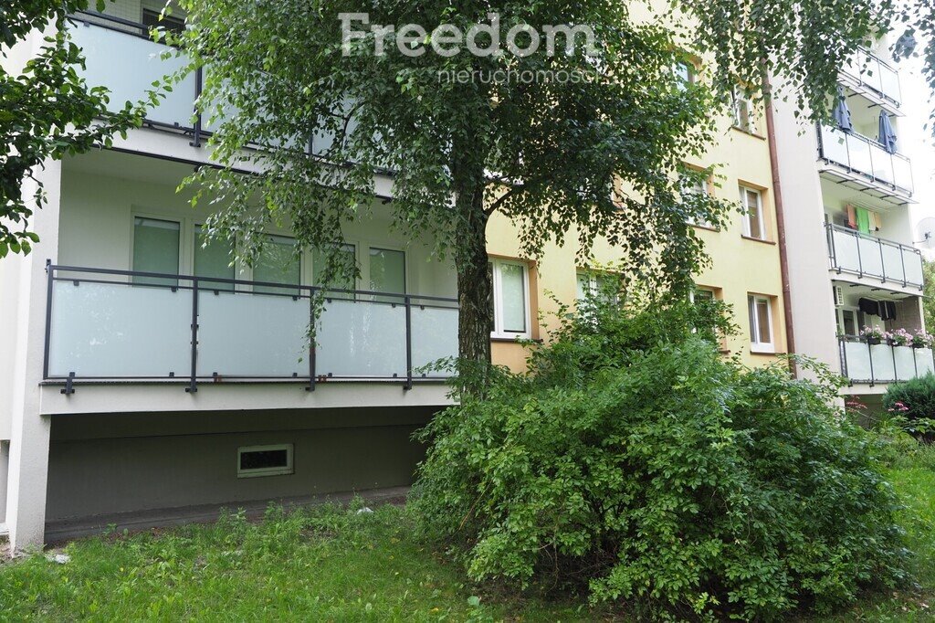 Mieszkanie trzypokojowe na sprzedaż Bełchatów, os. Budowlanych  75m2 Foto 1