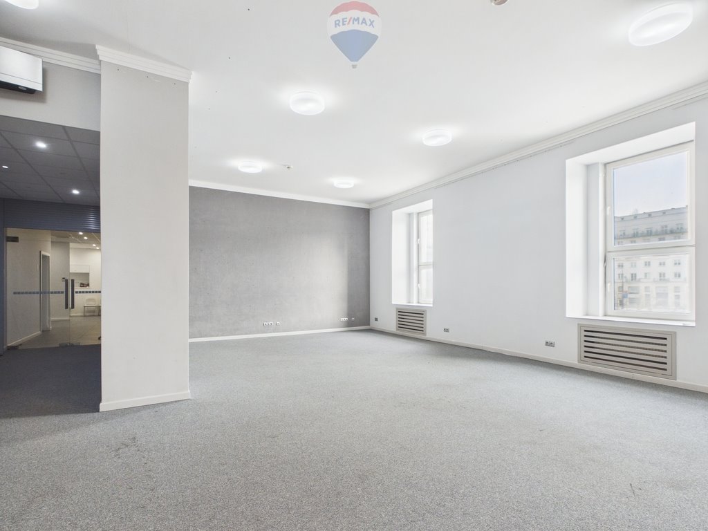 Wynajem lokalu 110 m2 w centrum Warszawy z windą Warszawa, Śródmieście, Zielna  110m2 Foto 1