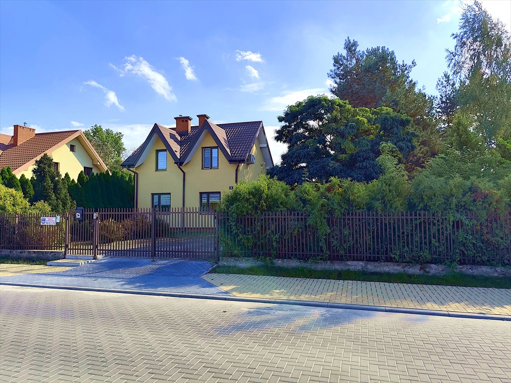 Dworek i garaż na dużej działce w Dęblinie – idealne miejsce dla Ciebie! Dęblin, Śląska  71m2 Foto 1