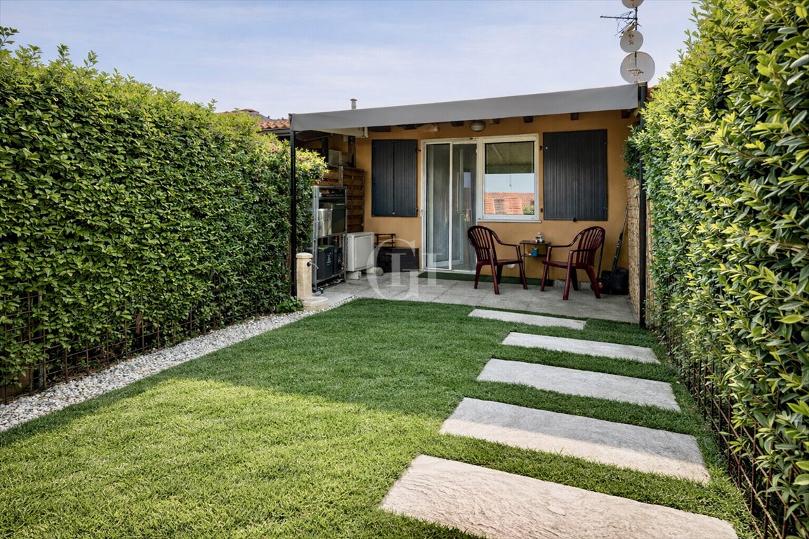 Urokliwe mieszkanie z ogrodem i widokiem na jezioro Włochy, Pozzolengo  48m2 Foto 1