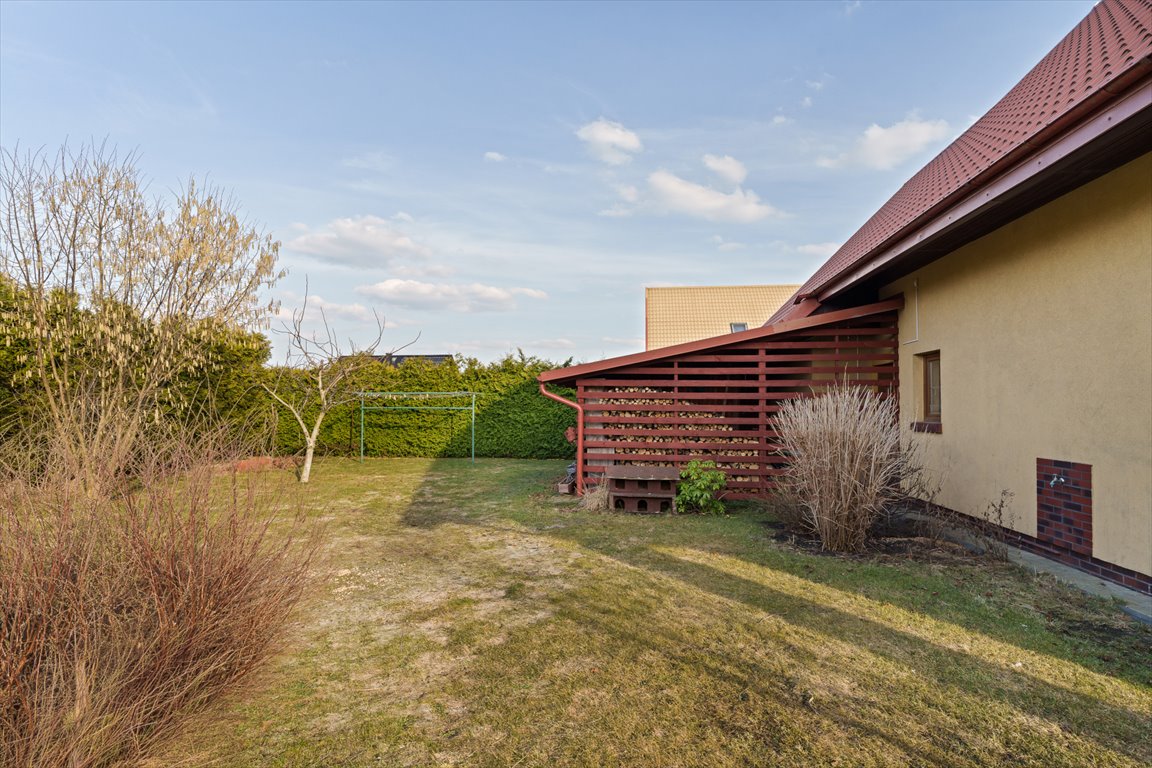 Polecam przestronny dom 175 m² z ogrodem i garażem do odnowienia Gowino, Jagodowa  262m2 Foto 1