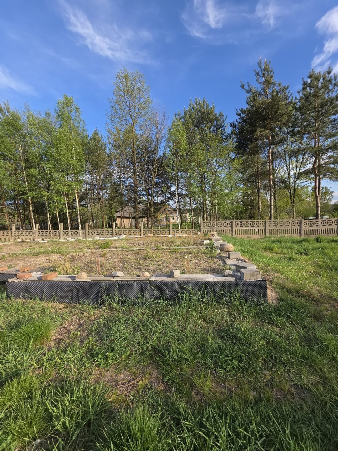 Na sprzedaż działka z fundamentami pod dom i budynek gospodarczy OPOCZNO, OPOCZNO  4 657m2 Foto 1