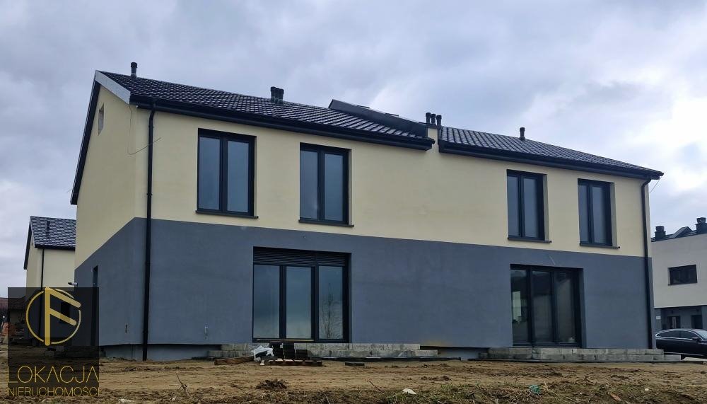 Dom 125 m2 z ogródkiem, garażem i 4 sypialniami Kalisz  125m2 Foto 1