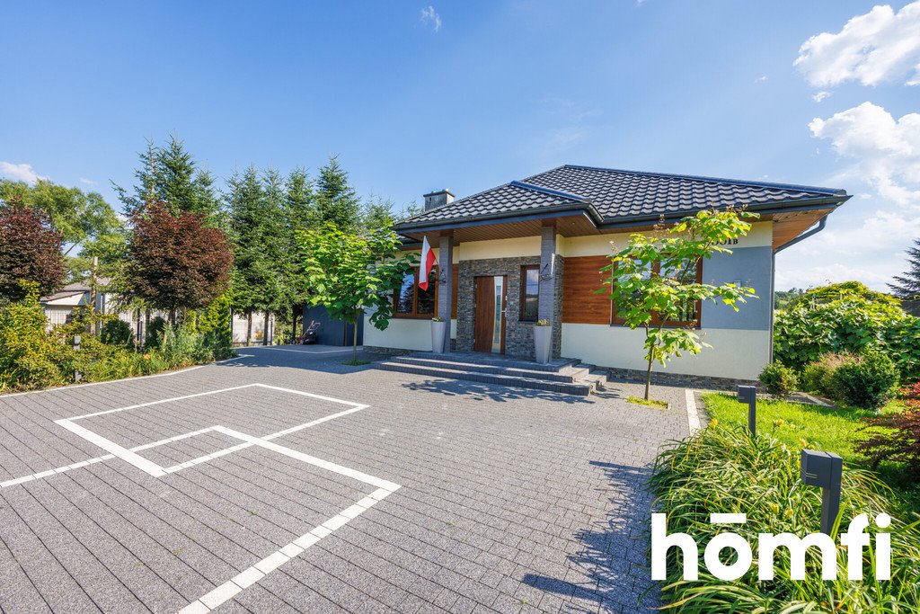 Przestronny dom 171 m² z ogrodem i tarasem w Chmielniku Chmielnik  171m2 Foto 1