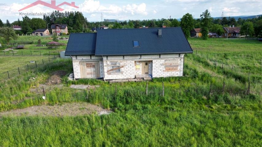 Dom w stanie surowym z garażem i pięknymi widokami Jedlicze  88m2 Foto 1