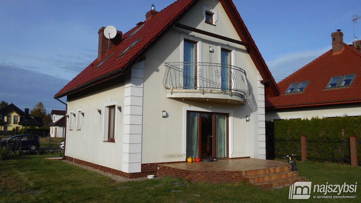 Funkcjonalny dom z kominkiem, ogród i garaż w Przytórze Świnoujście, Przytór  105m2 Foto 1