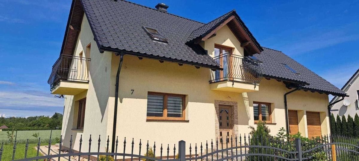 Przestronny dom 144 m² z garażem, kominkiem i ogrodem Kudowa-Zdrój  144m2 Foto 1