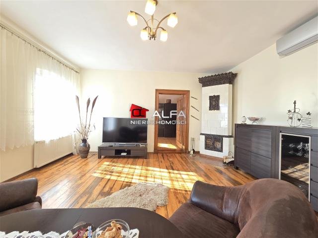 Mieszkanie czteropokojowe  na sprzedaż Żarów  127m2 Foto 1