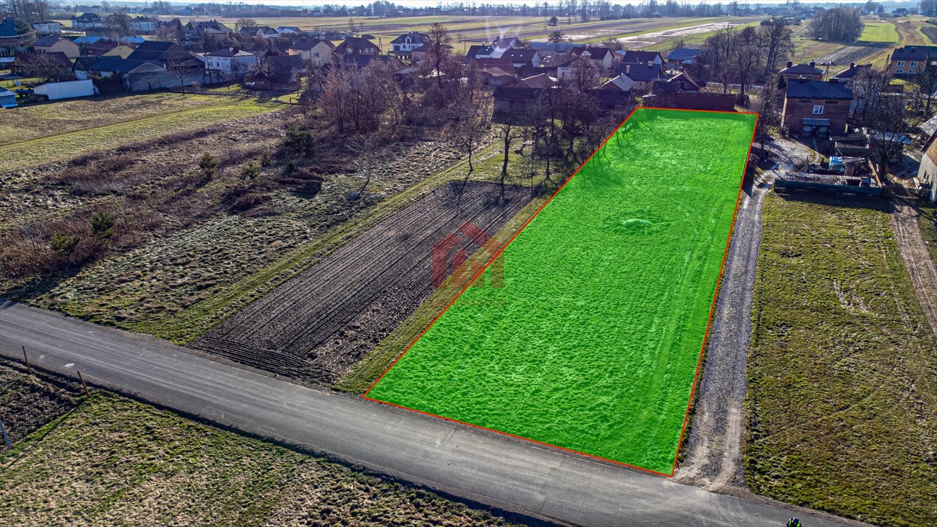 Zapraszam do obejrzenia działki 26 arów z mediami i asfaltowym dojazdem Trzebuska  2 600m2 Foto 1