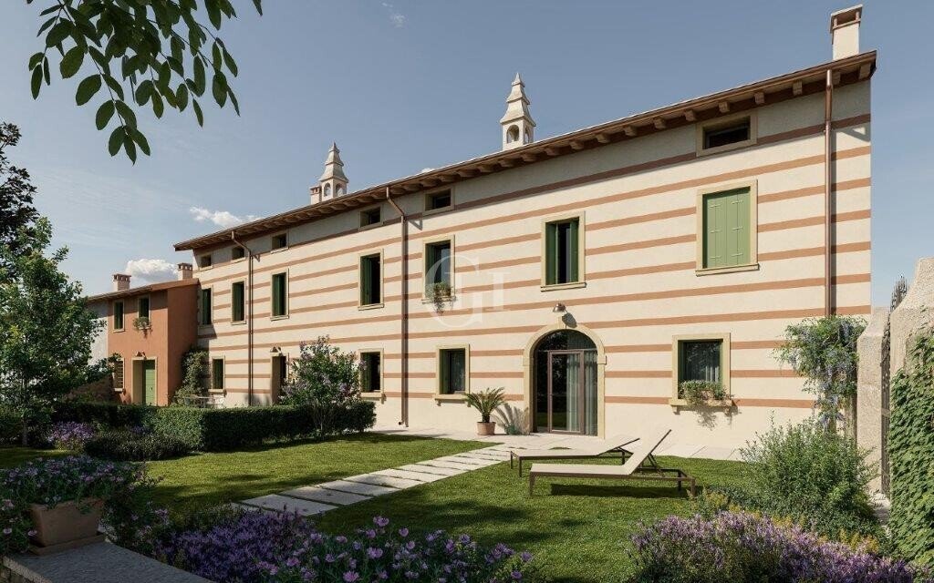 Sprzedam przestronne 144 m² z prywatnym ogrodem w Weronie Włochy, Verona  144m2 Foto 1