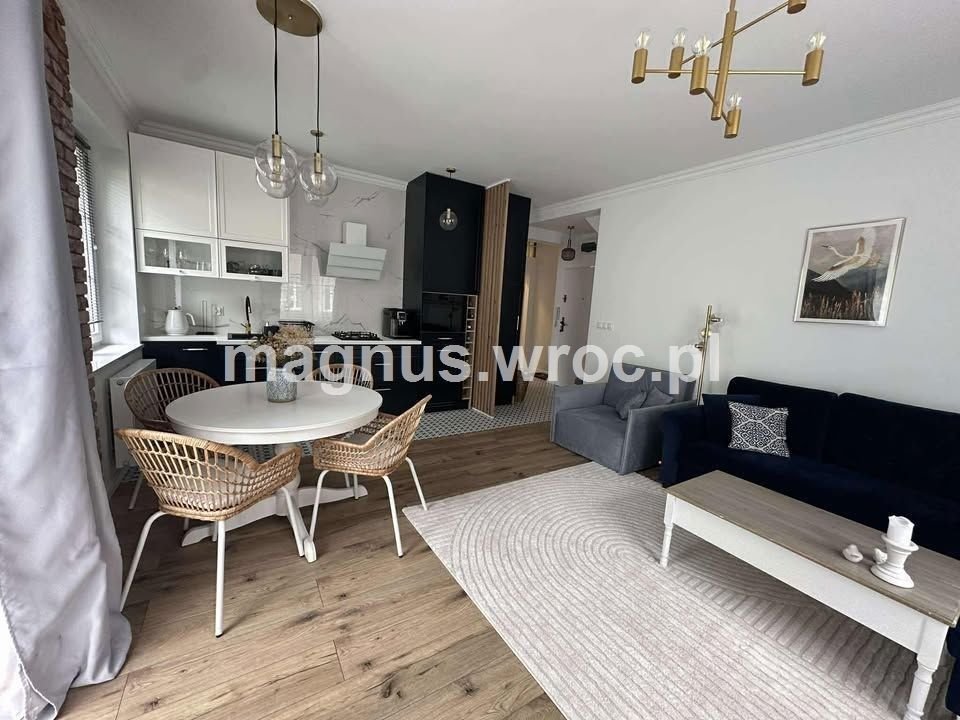 Mieszkanie dwupokojowe na sprzedaż Polanica-Zdrój  63m2 Foto 1