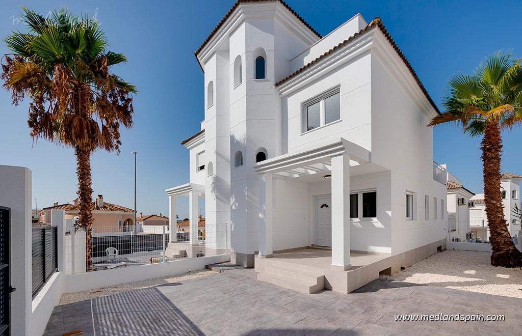 Nowoczesne domy z basenem i tarasem w San Fulgencio Hiszpania, San Fulgencio  109m2 Foto 1