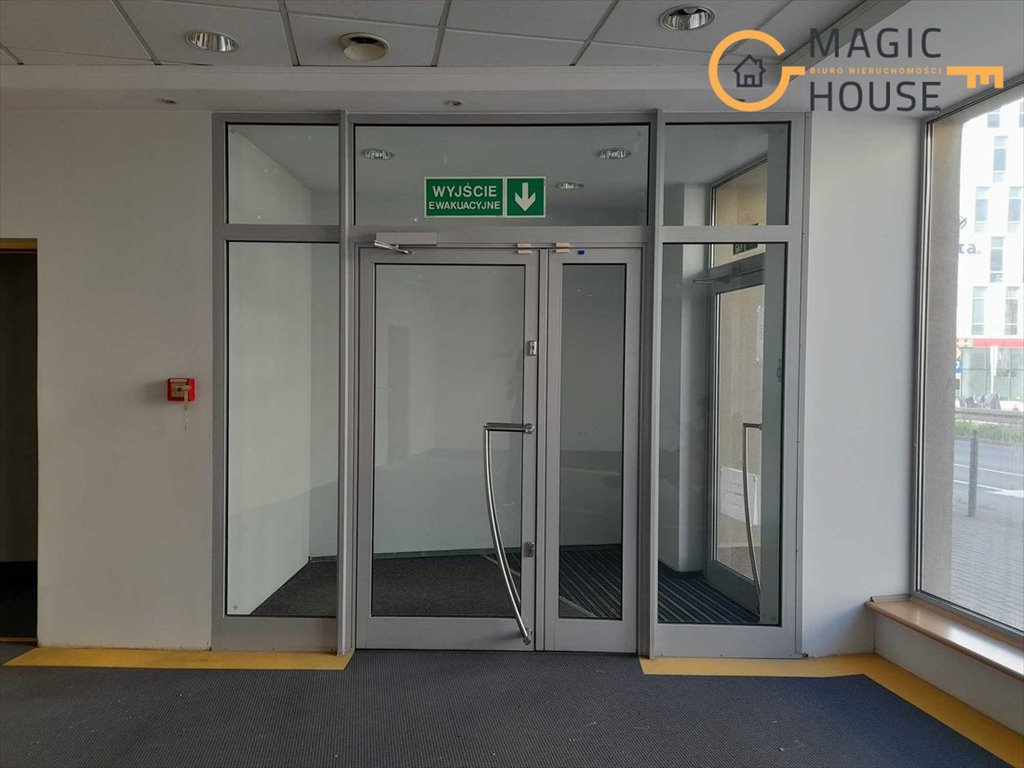 Lokal usługowy 95 m² z witrynami i dwoma wejściami Gdynia, Śląska  95m2 Foto 1