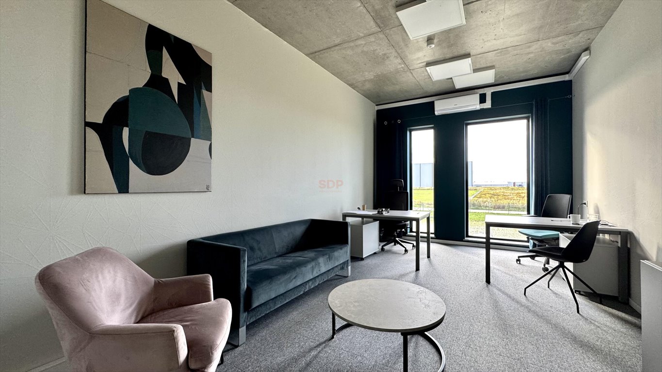 Nowoczesny kompleks przemysłowy z biurem i halą w Krępicach Krępice, Kwiatowa  3 302m2 Foto 1