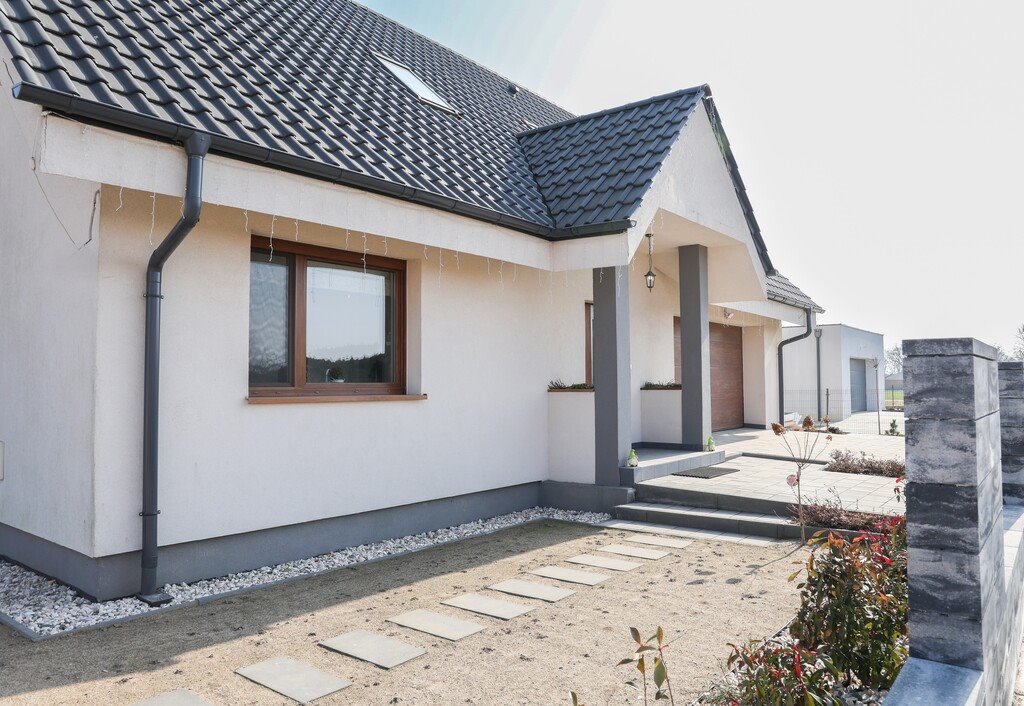 Przestronny dom 136 m² z dużym ogrodem i garażem Czerlejno, Wesoła  210m2 Foto 1