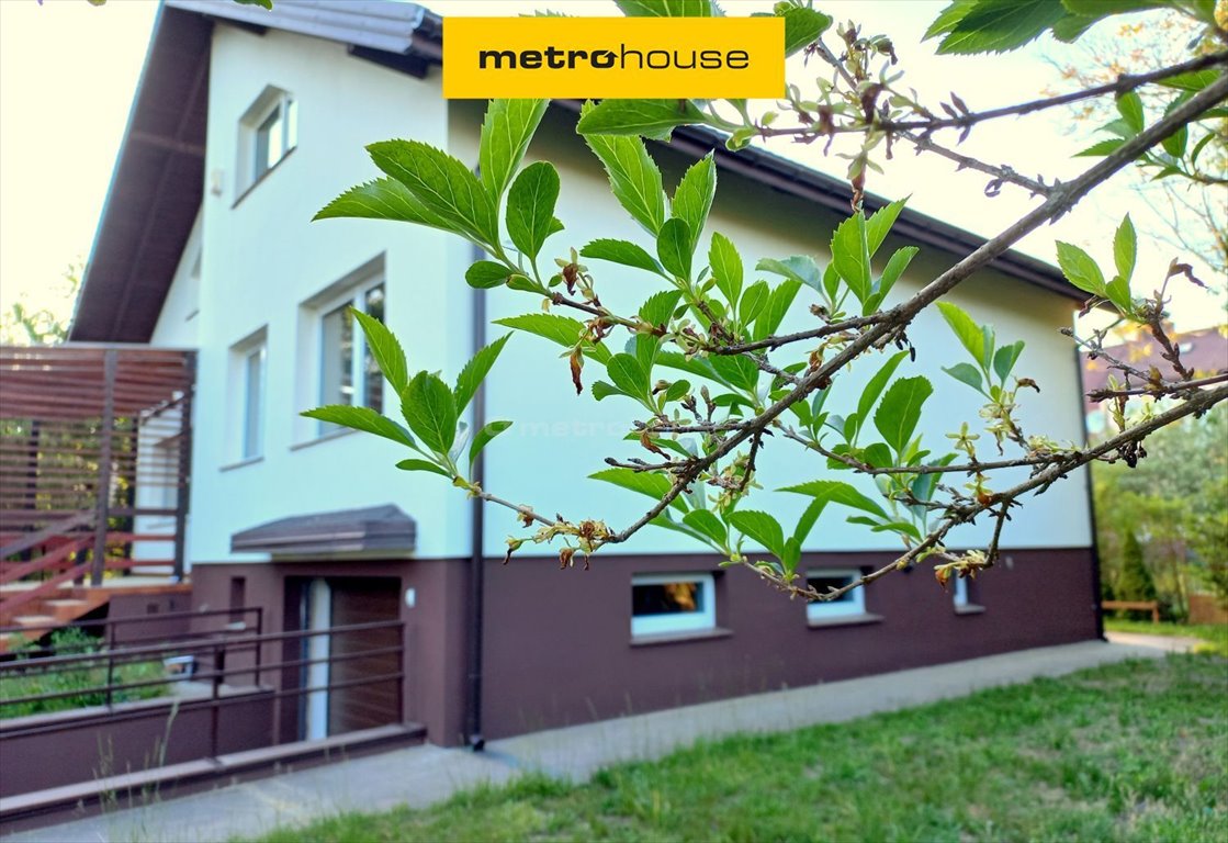 Komorów: Dom po remoncie z dwoma budynkami i ogrodem Komorów  288m2 Foto 1