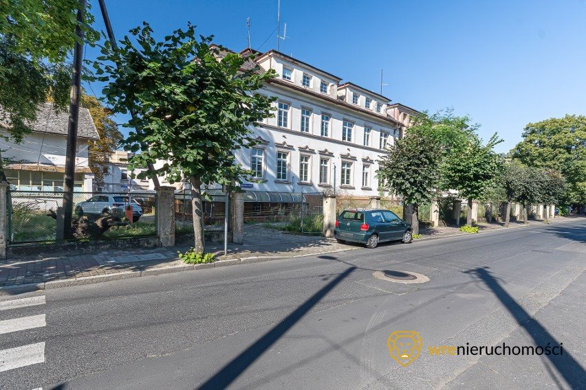 Kompleks szpitalny 5387 m2 na sprzedaż w Górze Góra, Ludwika Hirszfelda  5 387m2 Foto 1