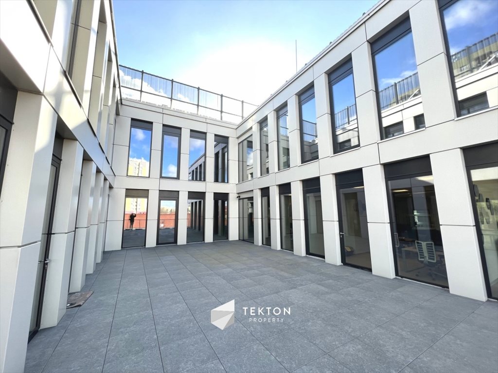 Nowoczesny lokal 180 m2 z dużymi przeszkleniami i parkingiem Wrocław, Nowy Dwór, Strzegomska  180m2 Foto 1