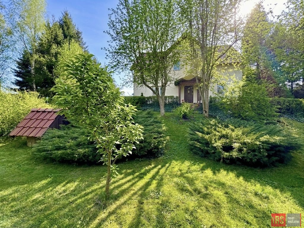 Przestronny dom z ogrodem, garażem i kominkiem (116 m²): Wojciechów