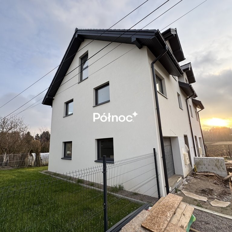 Nowoczesny dom bliźniak z garażem i 3 miejscami parkingowymi Zielonki  204m2 Foto 1