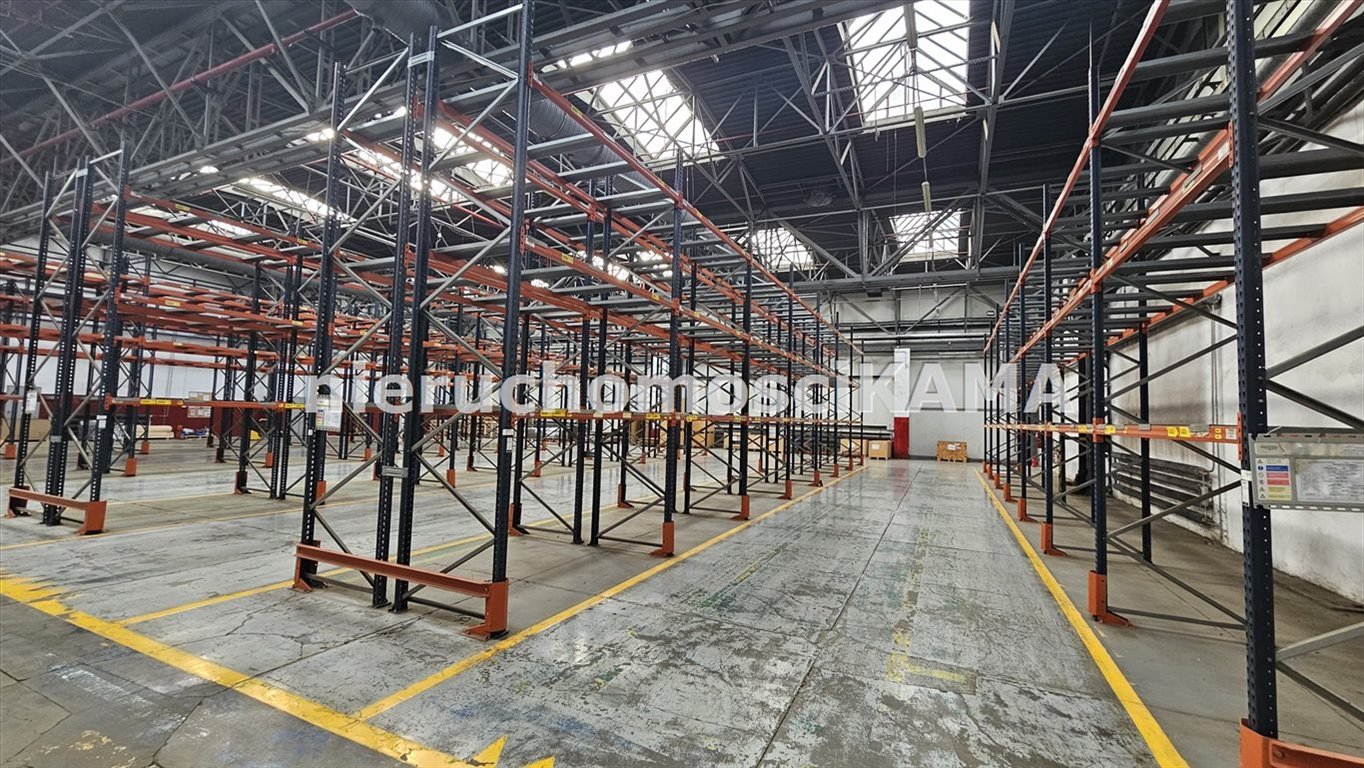 Na wynajem przestronna hala magazynowa z biurami w Bielsku-Białej Bielsko-Biała  2 160m2 Foto 1