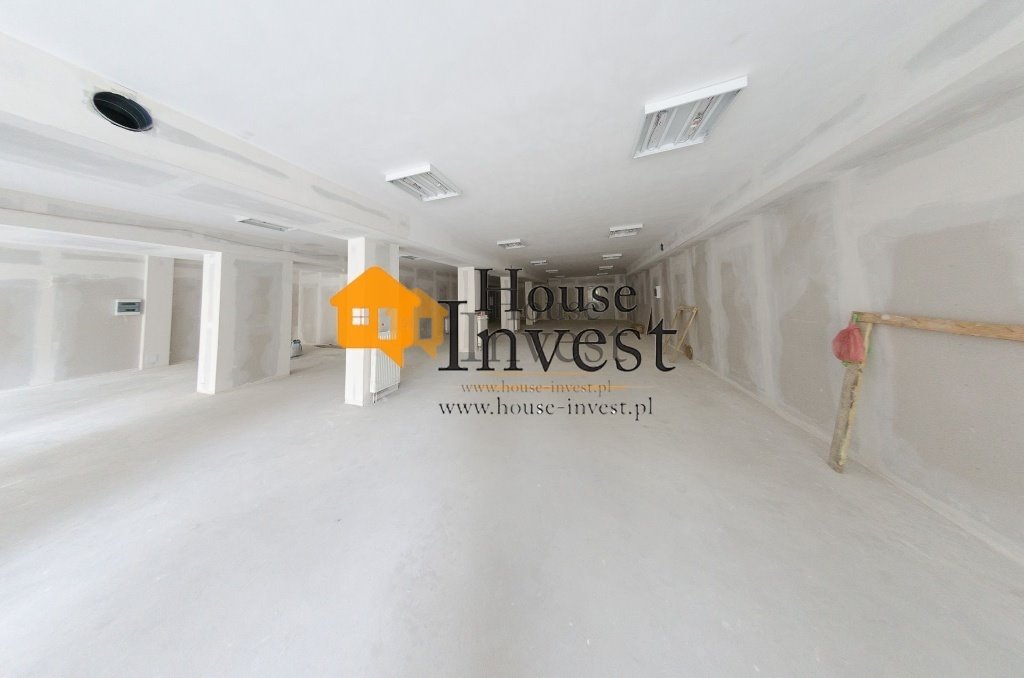 Lokal handlowy 272 m2 z witrynami, magazynem i klimatyzacją Legnica, Boczna  272m2 Foto 1