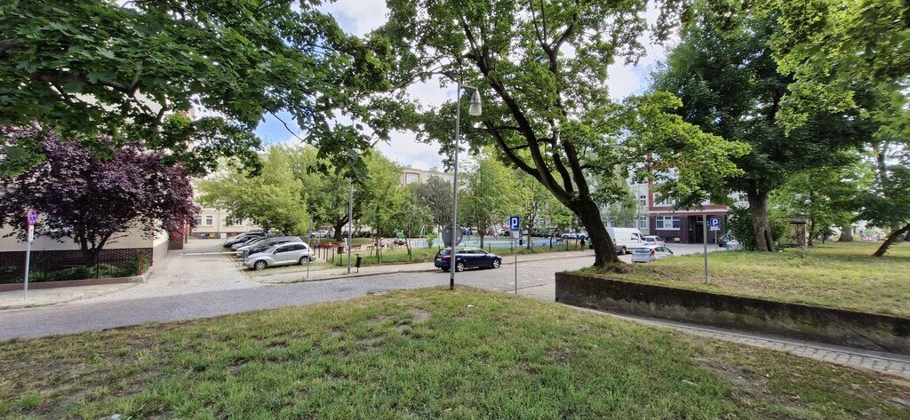 Dwupokojowe mieszkanie z balkonem do remontu (46 m²) przy Teatrze Polskim Szczecin, Śródmieście, Montwiłła  46m2 Foto 1
