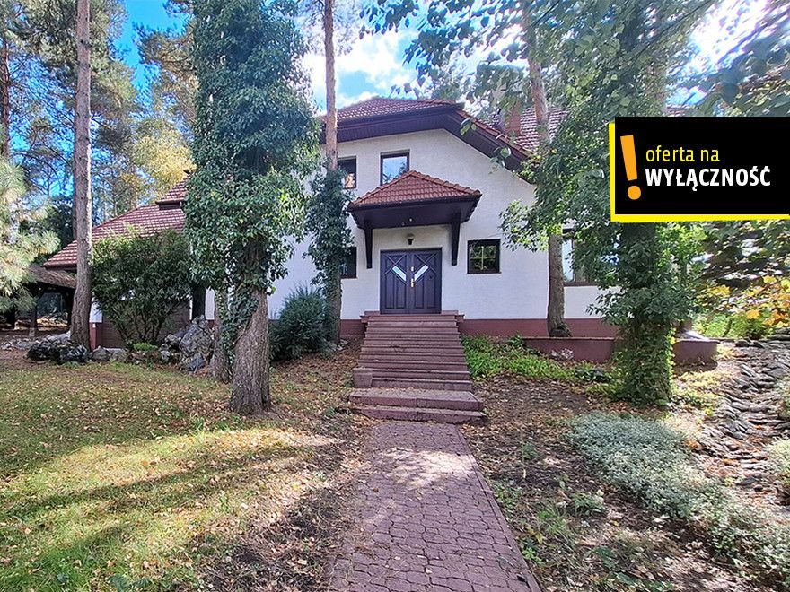 Komfortowy dom 242 m² z oczkiem wodnym i garażem Bilcza, Klonowa  243m2 Foto 1