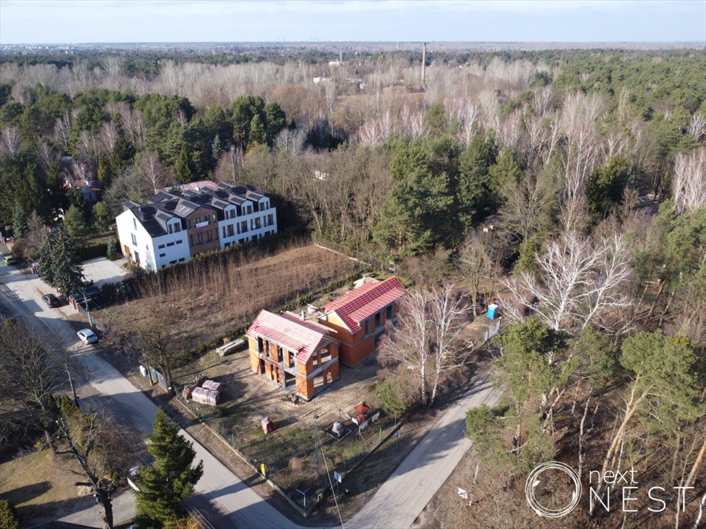 Nowoczesny dom wolnostojący 239 m2 z działką 1495 m2 w Konstancin-Jeziorna Konstancin-Jeziorna, Cedrowa  239m2 Foto 1