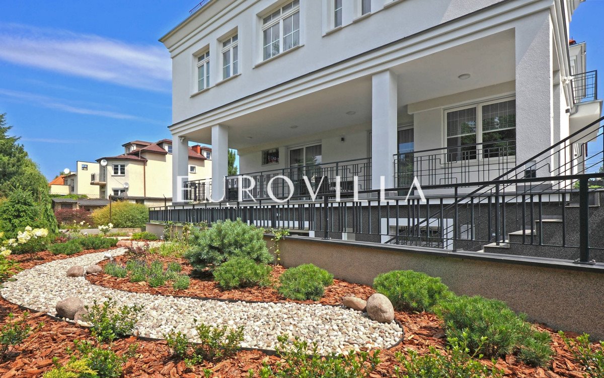 Przestronny dom 600 m² z basenem i garażem 6 miejsc Warszawa, Wilanów  600m2 Foto 1