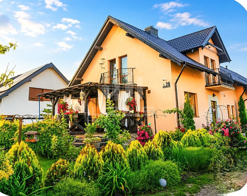 Zapraszam do obejrzenia domu 198 m² z biznesem nad morzem Jantar, Wczasowa  198m2 Foto 1