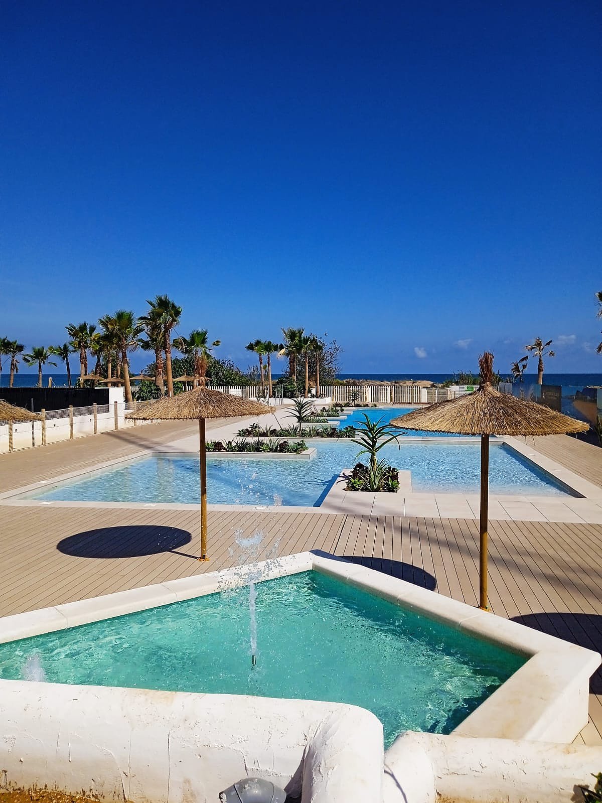 Widok na morze i basen w apartamencie w Denia Hiszpania, Dénia, Sorts de la Mar, Dénia, Alicante  85m2 Foto 1