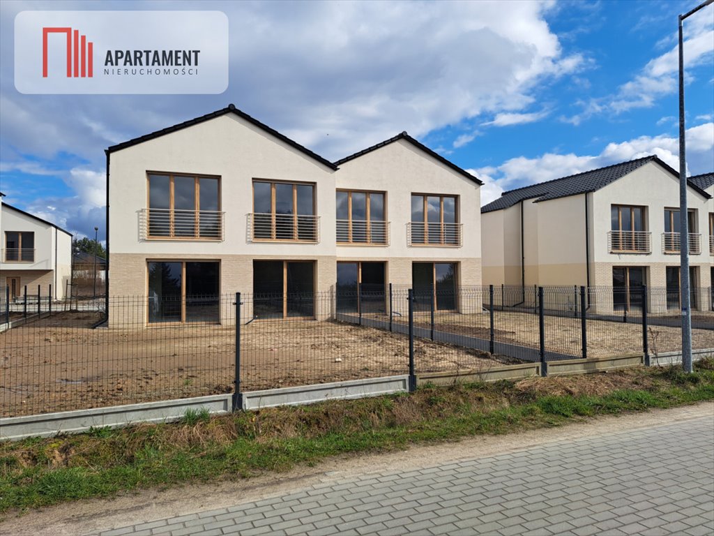 Dom bliźniak z garażem, ogród i nowoczesne wykończenia Niemcz  138m2 Foto 1