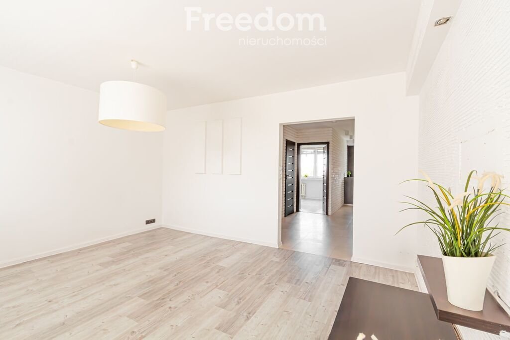 Mieszkanie trzypokojowe na sprzedaż Kołobrzeg, Myśliwska  63m2 Foto 1