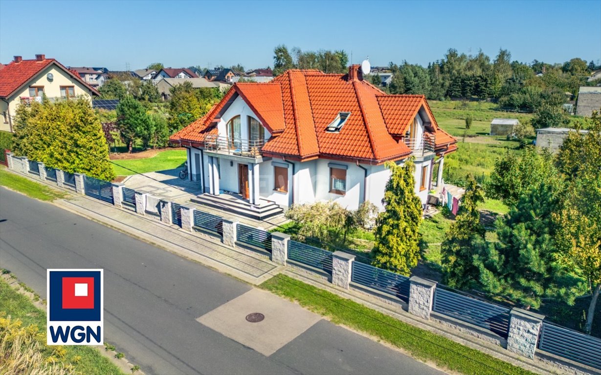 Nowoczesny dom 210 m2 z ogrodem i garażem w Trębaczewie Trębaczew, Polna  210m2 Foto 1