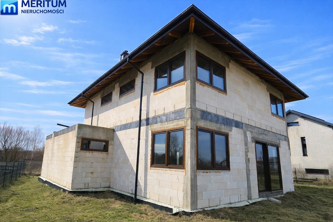 Przestronny dom z garażem i dużą działką w Bożej Woli Boża Wola  166m2 Foto 1