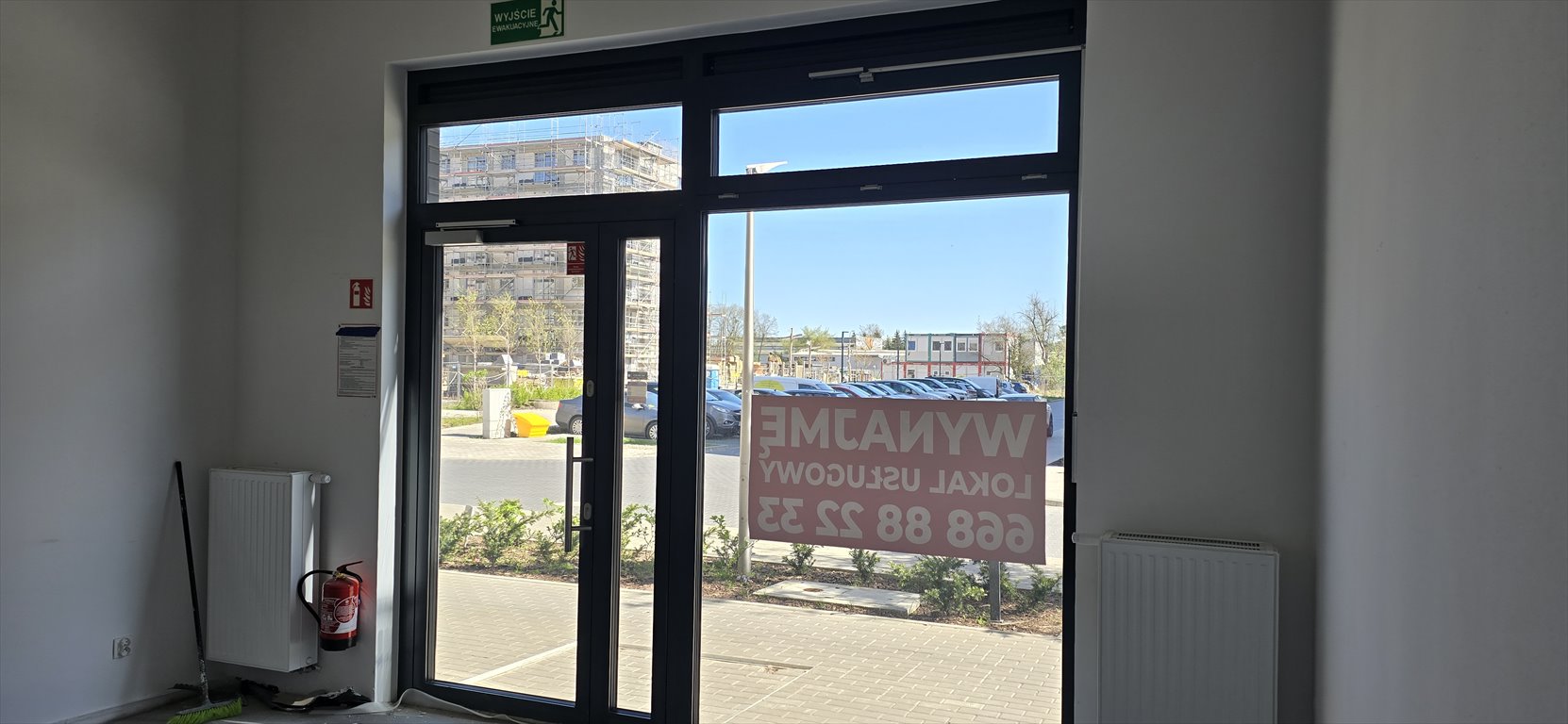 Wynajmę lokal usługowy 20,77 m² z możliwością łączenia w Warszawie Warszawa, Wawer, Poematu 8  21m2 Foto 1