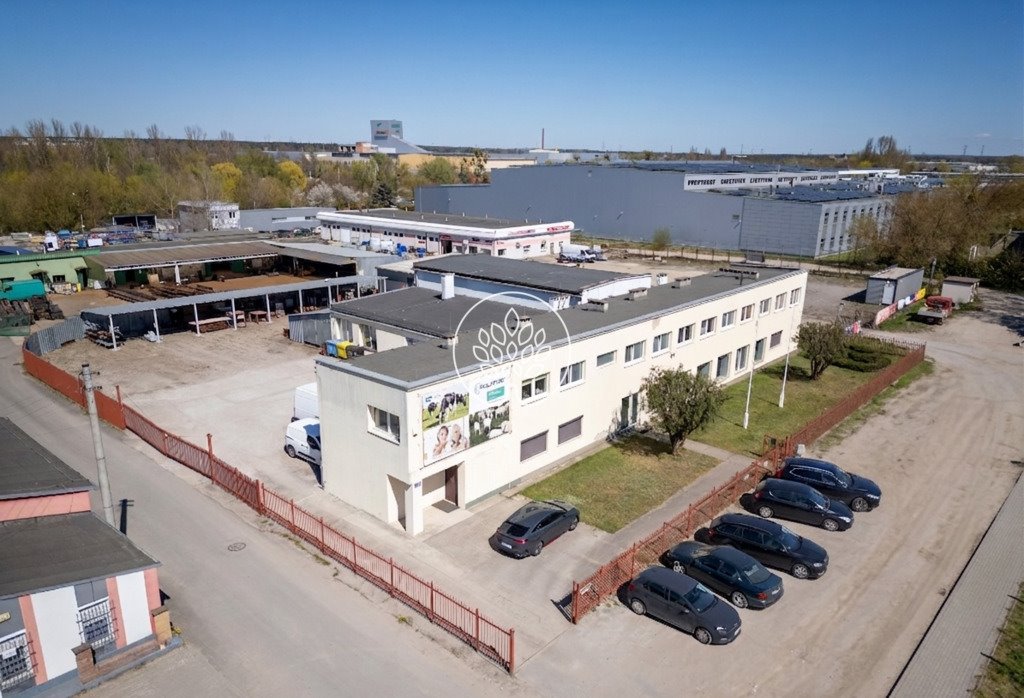 Magazyn 1310 m² z biurami i parkingiem w Bydgoszczy Bydgoszcz  1 310m2 Foto 1