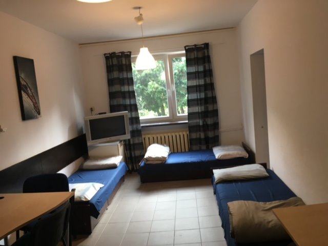 Duży lokal z 20 pokojami, 1350 m2, blisko Warszawy Raszyn  1 350m2 Foto 1