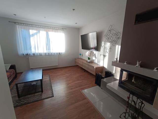 Zapraszam do obejrzenia dwurodzinnego domu z kominkami i ogródkiem Legionowo  200m2 Foto 1