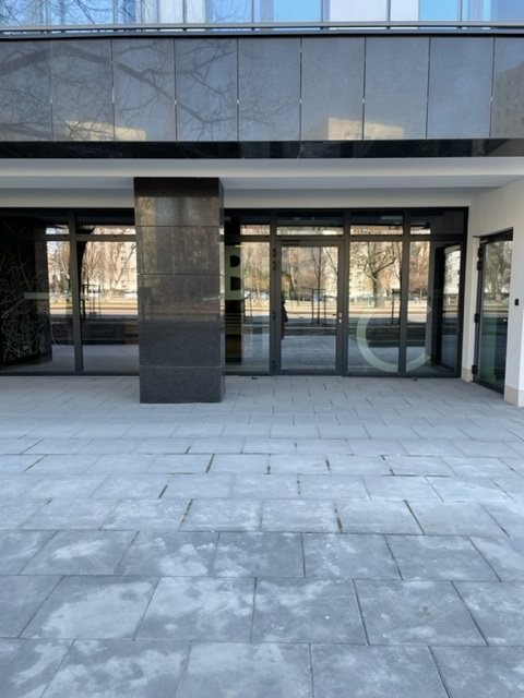 Lokal 60 m² z witrynami i klimatyzacją w Centrum Warszawy zapraszam Warszawa, Centrum, Wola, Aleja Solidarności  60m2 Foto 1