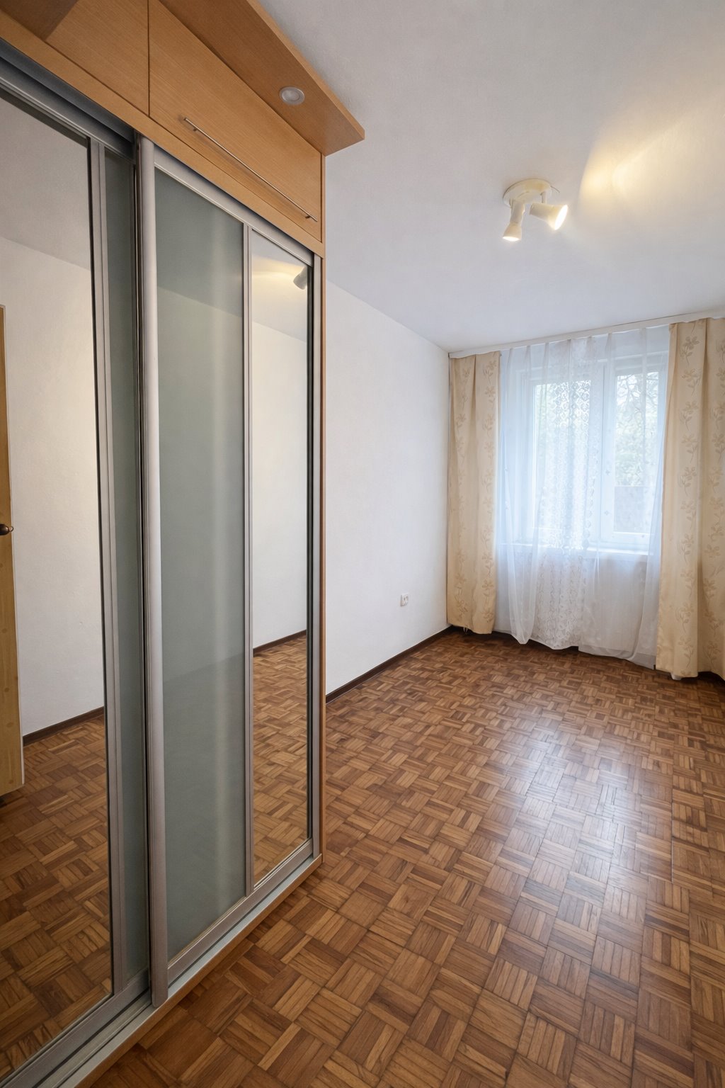 Zapraszam do obejrzenia 2-pokojowego mieszkania z potencjałem w Grodzisku Grodzisk Mazowiecki  38m2 Foto 1
