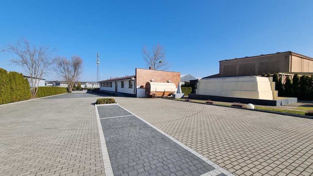 Lokal użytkowy na sprzedaż Brzeziny  300m2 Foto 2