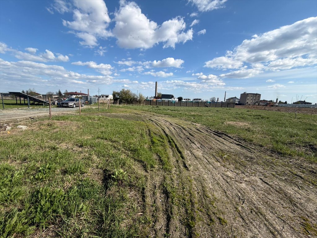 Na sprzedaż działka 1701 m² z mediami w spokojnej okolicy Żelazków, Wojciechówka  1 701m2 Foto 1