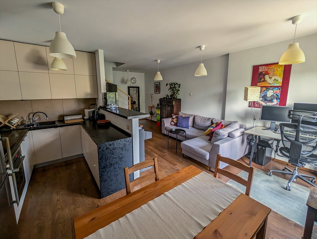 Dwupoziomowe mieszkanie 63,8 m² z parkingiem i bez czynszu Rzeszów, króla Augusta, Marka Czarnoty  64m2 Foto 1