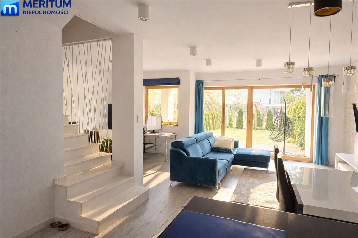 Przestronny segment 161 m2 z garażem i ogrodem w Szczęsnem Szczęsne  161m2 Foto 1