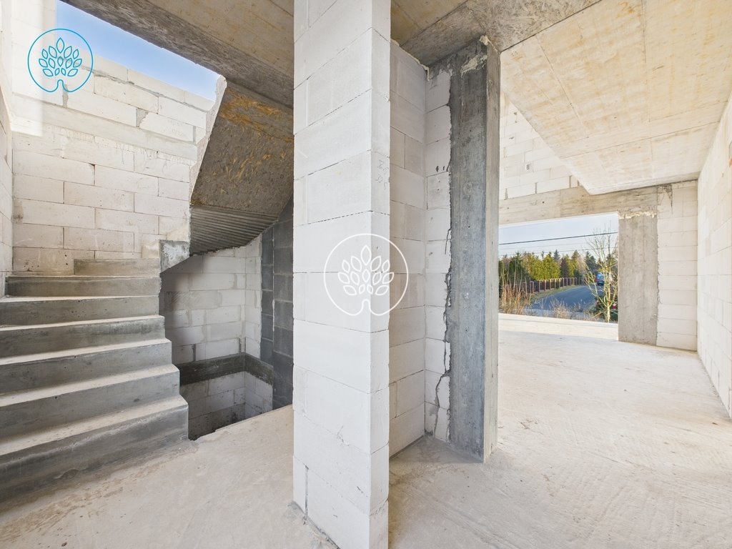 Mieszkanie czteropokojowe  na sprzedaż Niemcz  88m2 Foto 1