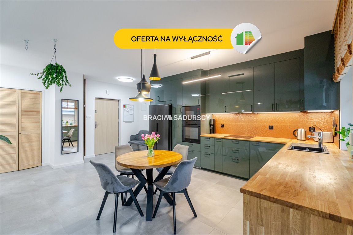 Sprzedam komfortowe 4-pokojowe mieszkanie z balkonami i garażem Bochnia, Podedworze  89m2 Foto 1