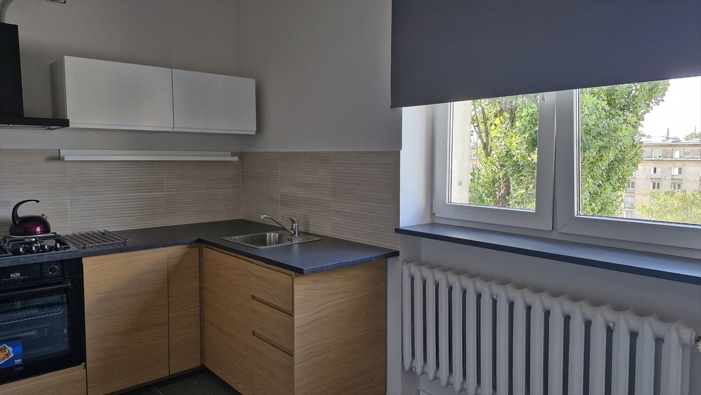 Polecam kawalerkę 41 m² po remoncie z widokiem na Plac Hallera Warszawa, Praga-Południe, Pl. Hallera  41m2 Foto 1