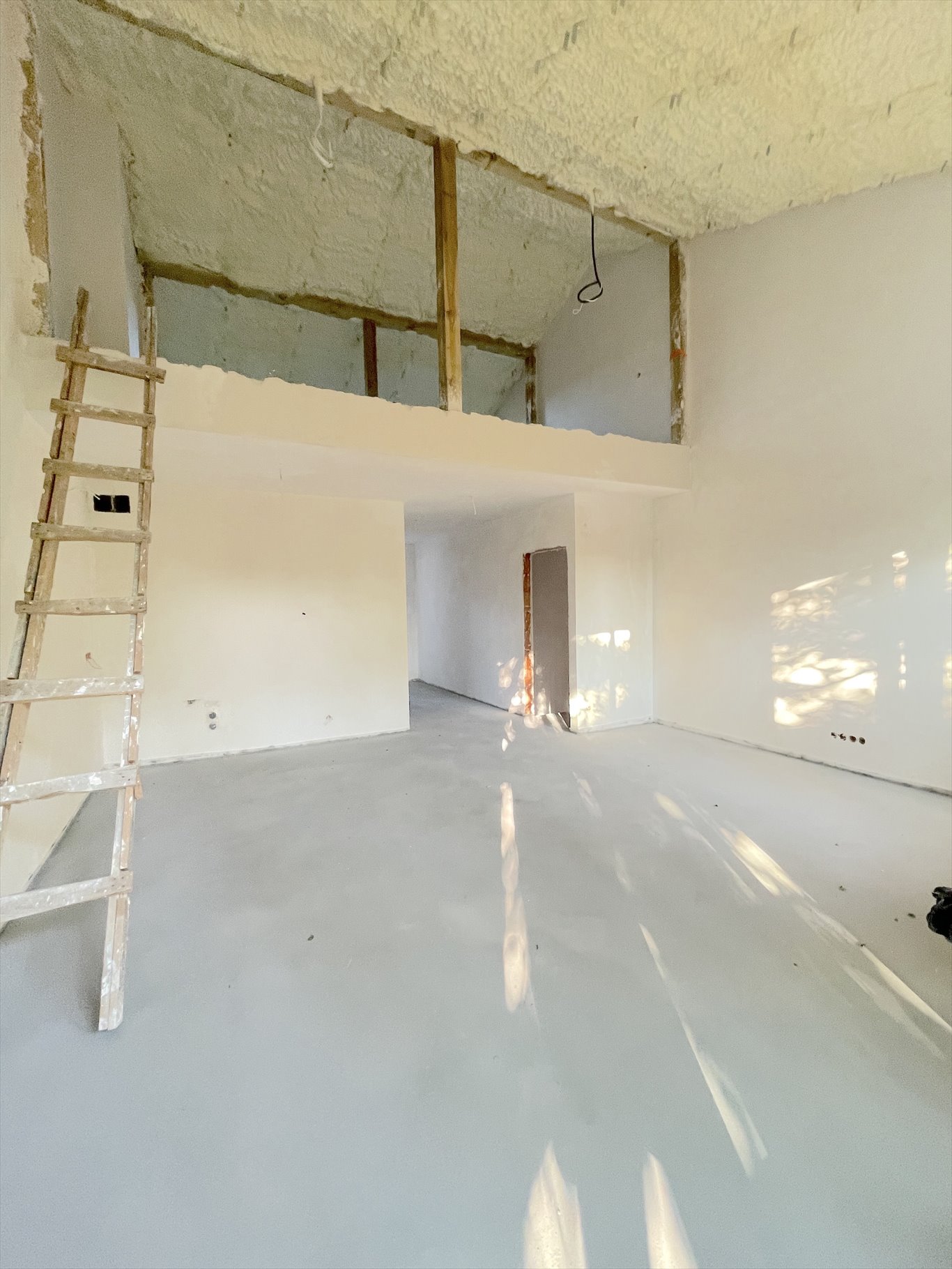 Nowoczesne 3-pokojowe mieszkanie z antresolą i dwoma miejscami parkingowymi Warszawa, Wesoła, Stara Miłosna  80m2 Foto 1